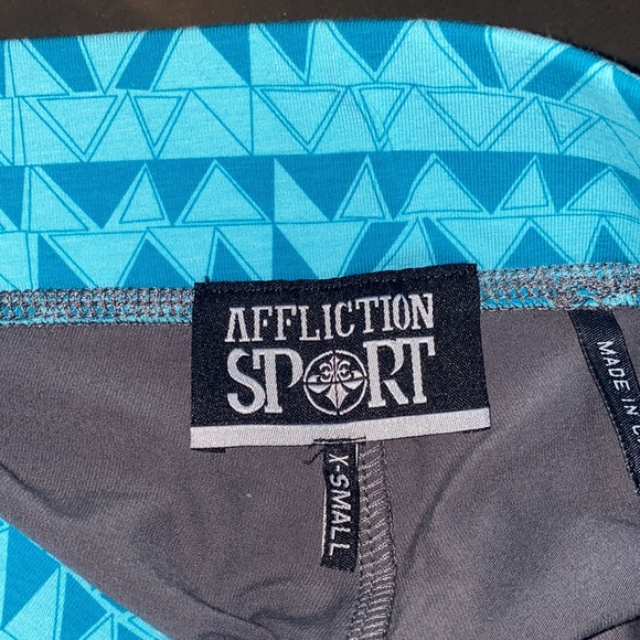 NWOT Affliction Womans Hampton Yoga Short - Picture 8 of 9